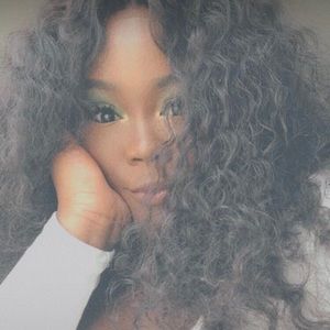 Meet your Posher, Queen